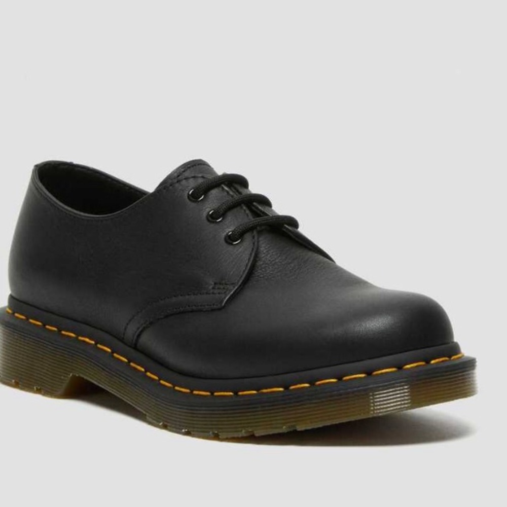 Dr martens iconic 1461 oxford boots in black